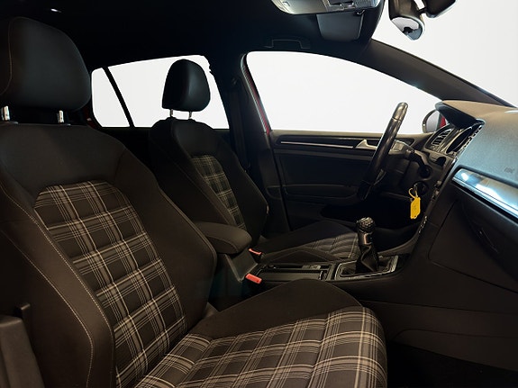 Volkswagen Golf I 18 of 22