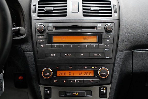 Toyota Avensis 11 of 15