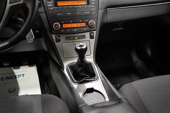 Toyota Avensis 12 of 15
