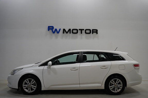 Toyota Avensis 3 of 15