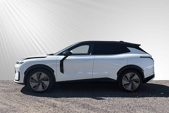 Lynk & Co 08 2 of 10