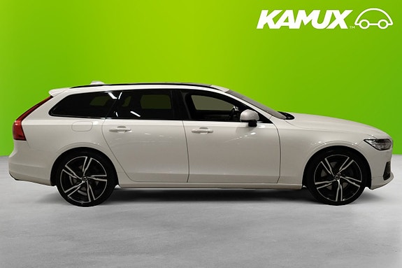 Volvo V90 2 of 24