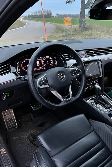 Volkswagen Passat 4 of 9