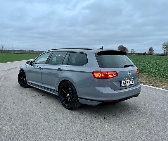 Volkswagen Passat 3 of 9