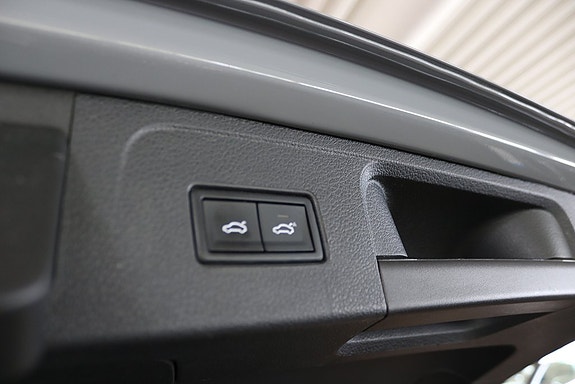Volkswagen Passat 9 of 9