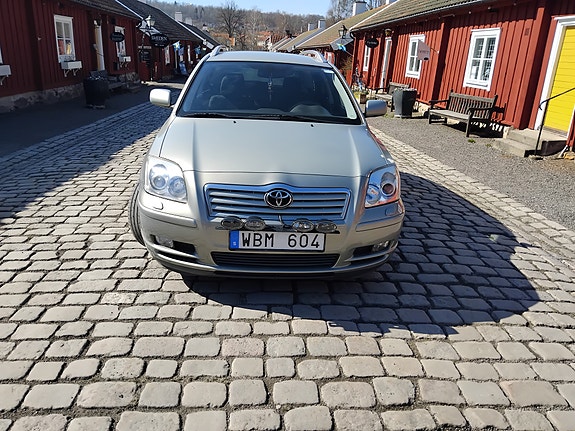 Toyota Avensis 5 of 10