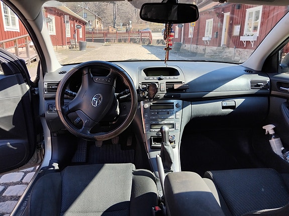 Toyota Avensis 9 of 10