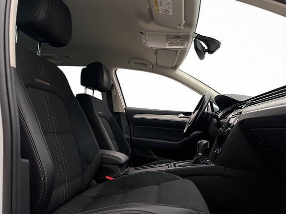 Volkswagen Passat Alltrack 24 of 30