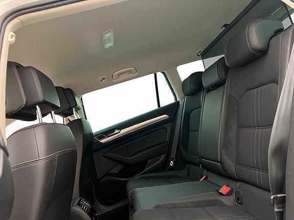 Volkswagen Passat Alltrack 23 of 30
