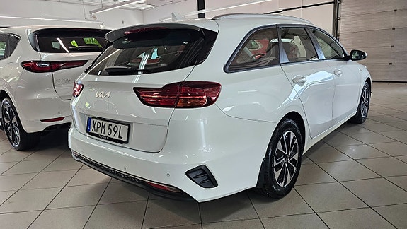 Kia Ceed 5 of 9