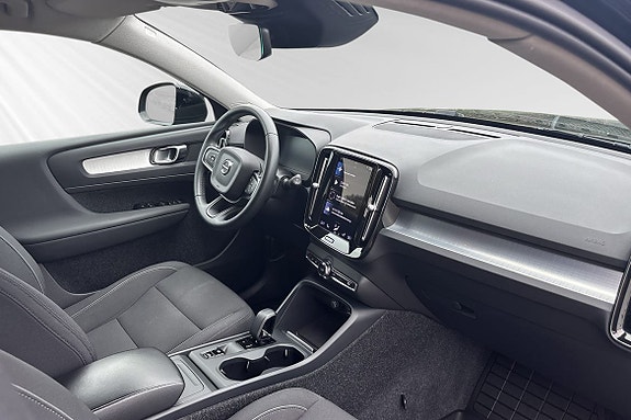 Volvo XC40 11 of 12