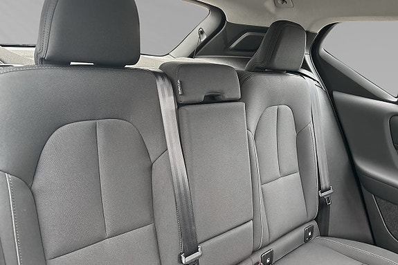Volvo XC40 12 of 12