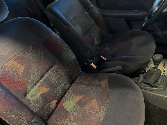 Renault Clio 7 of 9