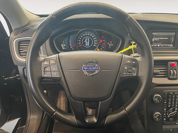 Volvo V40 13 of 22