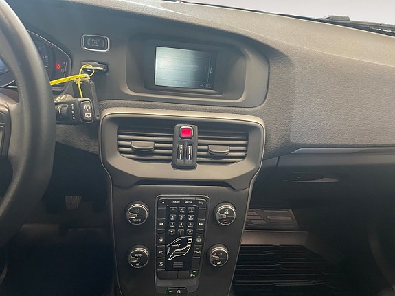 Volvo V40 11 of 22