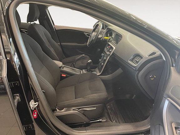 Volvo V40 15 of 22