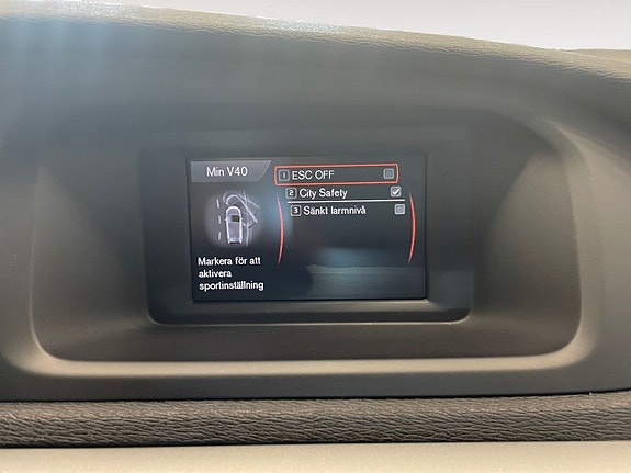 Volvo V40 18 of 22