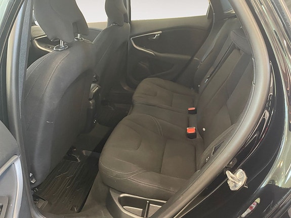 Volvo V40 14 of 22