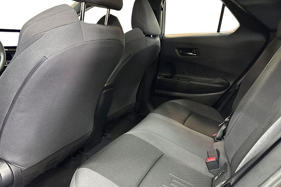 Toyota C-HR 13 of 21