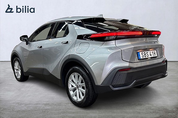 Toyota C-HR 2 of 21