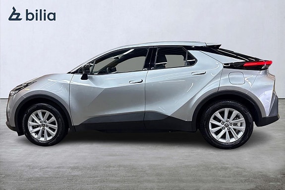 Toyota C-HR 3 of 21