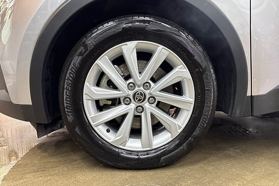 Toyota C-HR 17 of 21