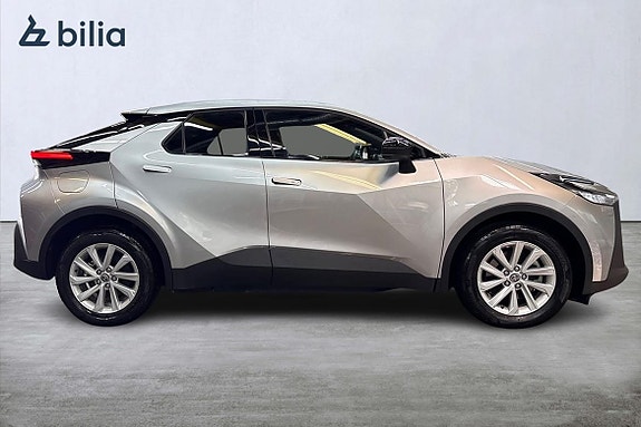 Toyota C-HR 18 of 21