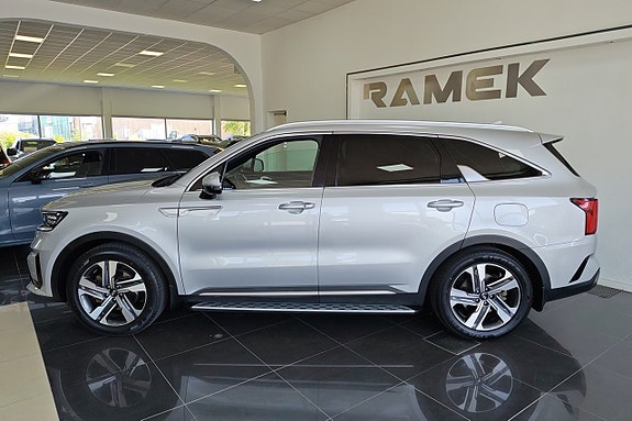 Kia Sorento 2 of 10