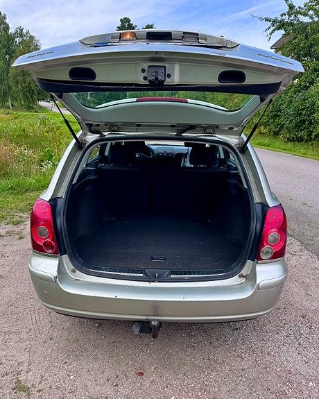 Toyota Avensis 6 of 12