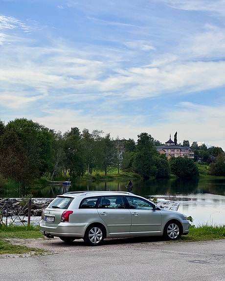 Toyota Avensis 4 of 12