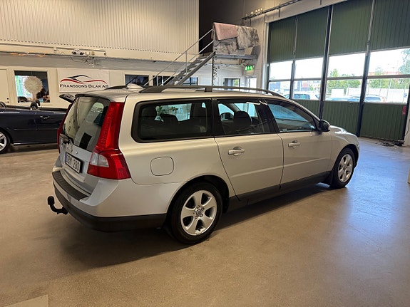 Volvo V70 6 of 28