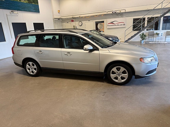 Volvo V70 5 of 28