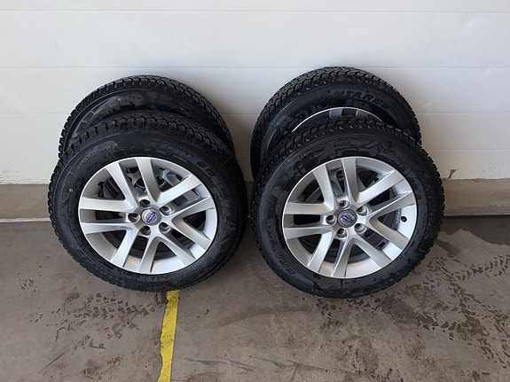 Volvo V70 19 of 28