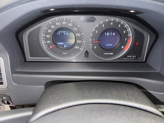 Volvo V70 11 of 28
