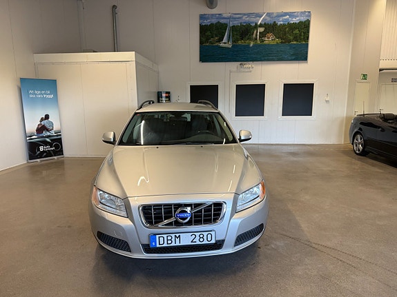 Volvo V70 3 of 28