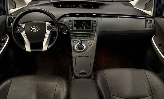 Toyota Prius 4 of 21