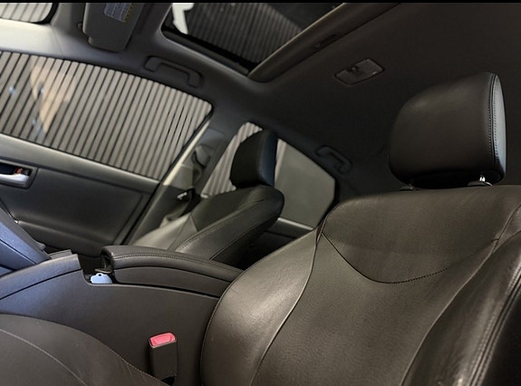 Toyota Prius 5 of 21