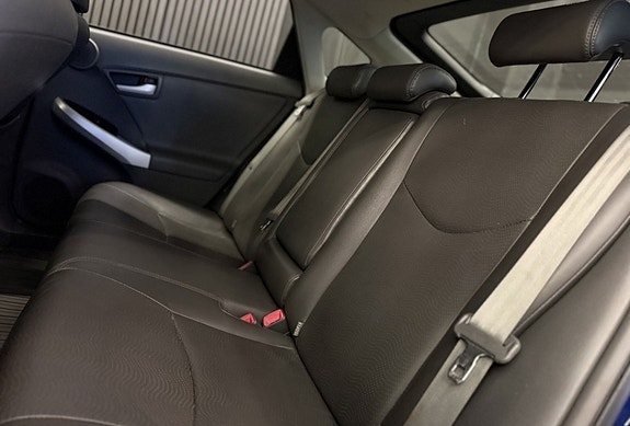 Toyota Prius 11 of 21