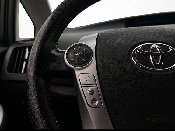 Toyota Prius 8 of 21