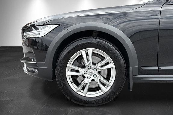 Volvo V90 Cross Country 10 of 21