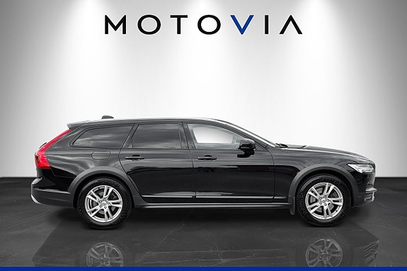 Volvo V90 Cross Country 2 of 21