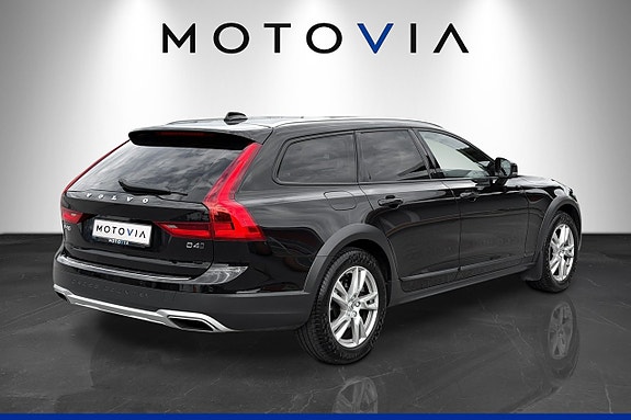 Volvo V90 Cross Country 3 of 21