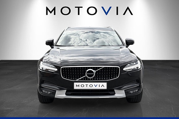 Volvo V90 Cross Country 8 of 21