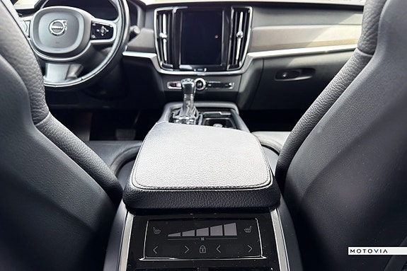 Volvo V90 Cross Country 15 of 21
