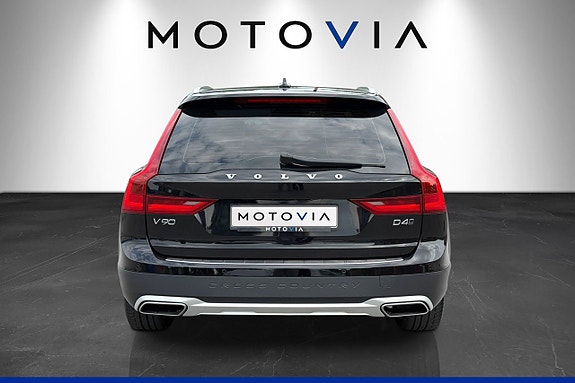 Volvo V90 Cross Country 4 of 21