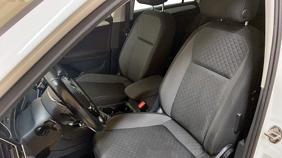 Volkswagen Tiguan 8 of 12