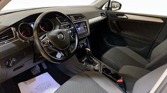 Volkswagen Tiguan 7 of 12