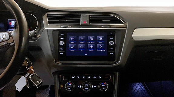 Volkswagen Tiguan 9 of 12