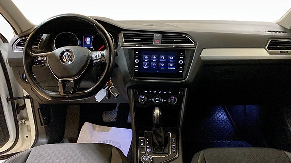 Volkswagen Tiguan 10 of 12