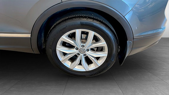 Volkswagen Tiguan 6 of 16